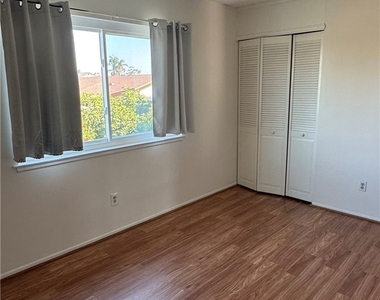 5355 Duncannon Ave - Photo Thumbnail 16