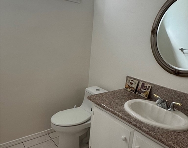 5355 Duncannon Ave - Photo Thumbnail 13