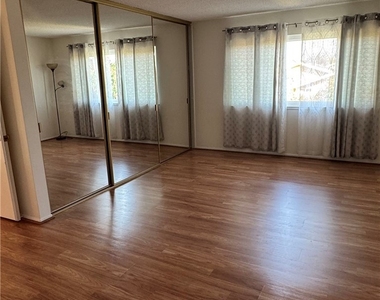 5355 Duncannon Ave - Photo Thumbnail 20