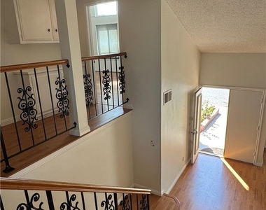 5355 Duncannon Ave - Photo Thumbnail 27