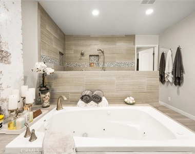19301 Maynard Way - Photo Thumbnail 10