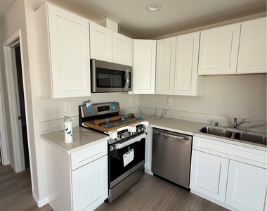1332 Olivine Avenue - Photo Thumbnail 2