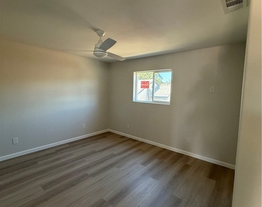 1332 Olivine Avenue - Photo Thumbnail 3
