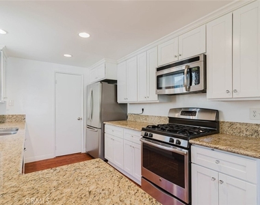 7426 Dempsey Avenue - Photo Thumbnail 10