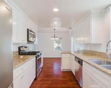 7426 Dempsey Avenue - Photo Thumbnail 3