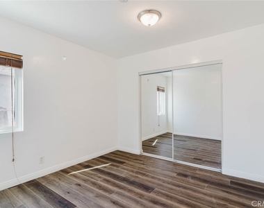 7426 Dempsey Avenue - Photo Thumbnail 6