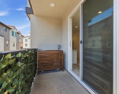 8386 Yosemite Street - Photo Thumbnail 16