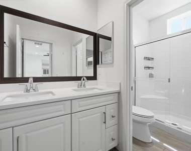 8386 Yosemite Street - Photo Thumbnail 10