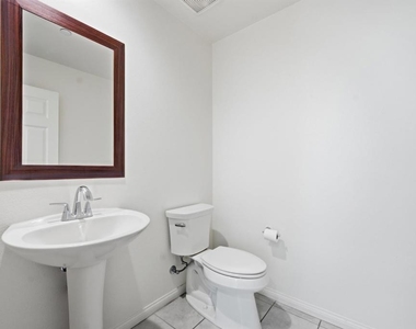 8386 Yosemite Street - Photo Thumbnail 12