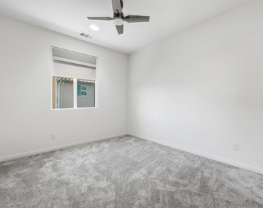 8386 Yosemite Street - Photo Thumbnail 7