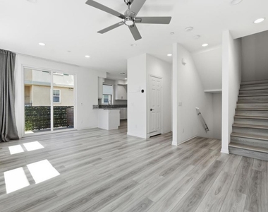 8386 Yosemite Street - Photo Thumbnail 3