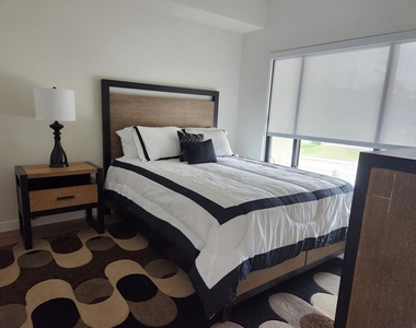 4949 Baltimore Drive - Photo Thumbnail 3