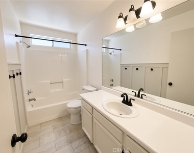 131 Walter Way - Photo Thumbnail 6
