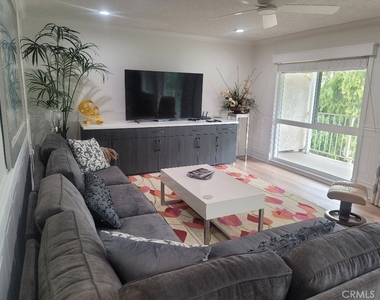 2185 Via Mariposa - Photo Thumbnail 4