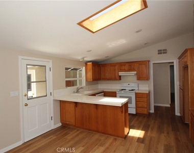 263 Hanover Drive - Photo Thumbnail 4