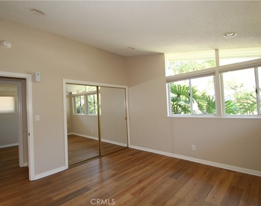 263 Hanover Drive - Photo Thumbnail 12