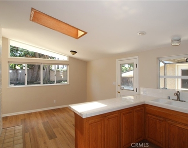 263 Hanover Drive - Photo Thumbnail 6