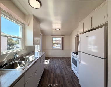 7536 White Oak Avenue - Photo Thumbnail 1