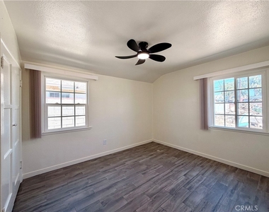 7536 White Oak Avenue - Photo Thumbnail 7