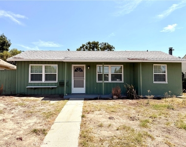 7536 White Oak Avenue - Photo Thumbnail 11