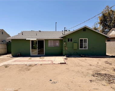7536 White Oak Avenue - Photo Thumbnail 12