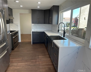 9684 Avenida Monterey - Photo Thumbnail 6