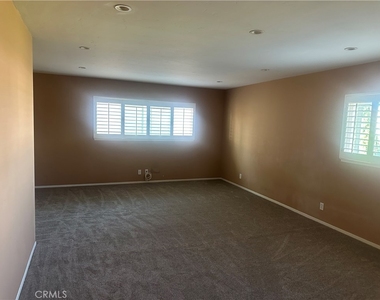 9684 Avenida Monterey - Photo Thumbnail 24