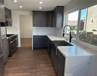 9684 Avenida Monterey - Photo Thumbnail 2