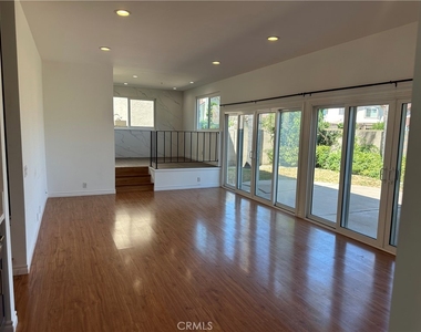 9684 Avenida Monterey - Photo Thumbnail 7