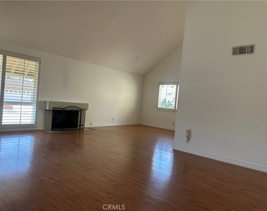 9684 Avenida Monterey - Photo Thumbnail 10