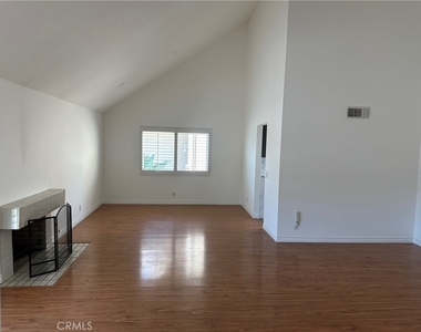 9684 Avenida Monterey - Photo Thumbnail 8
