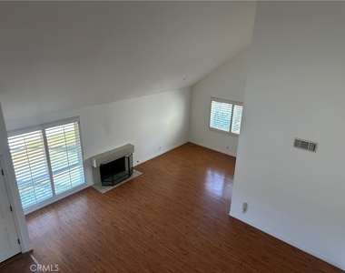 9684 Avenida Monterey - Photo Thumbnail 11
