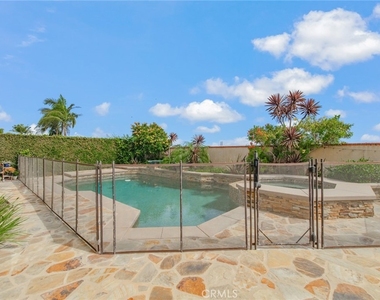 9042 Santiago Dr - Photo Thumbnail 6