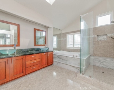 9042 Santiago Dr - Photo Thumbnail 25
