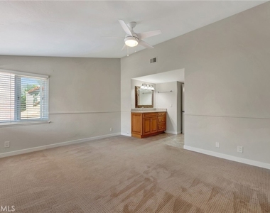 512 Amber Drive - Photo Thumbnail 28