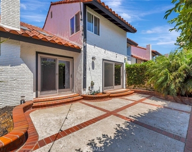 512 Amber Drive - Photo Thumbnail 33