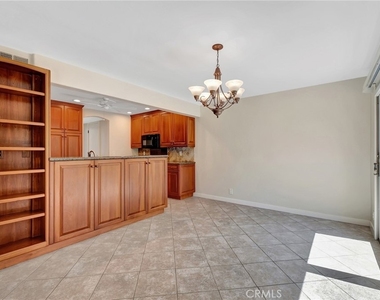 512 Amber Drive - Photo Thumbnail 5
