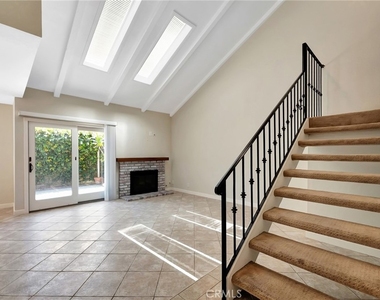 512 Amber Drive - Photo Thumbnail 14