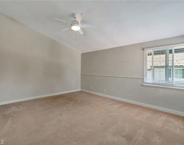 512 Amber Drive - Photo Thumbnail 27