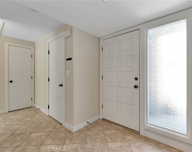 512 Amber Drive - Photo Thumbnail 3
