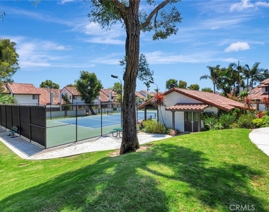 512 Amber Drive - Photo Thumbnail 43