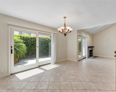 512 Amber Drive - Photo Thumbnail 6