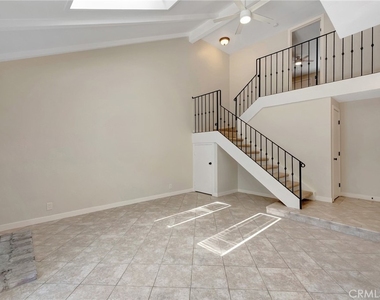 512 Amber Drive - Photo Thumbnail 12