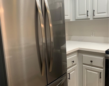 2960 Champion Way - Photo Thumbnail 11