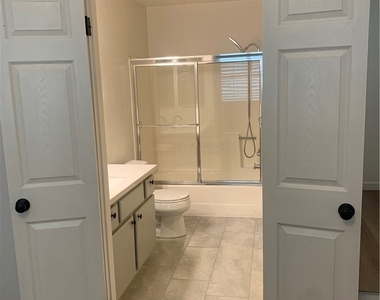 2960 Champion Way - Photo Thumbnail 23