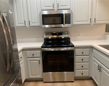 2960 Champion Way - Photo Thumbnail 9