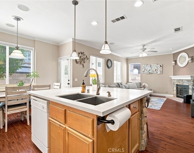5689 Andover Way - Photo Thumbnail 4