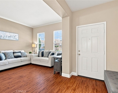 5689 Andover Way - Photo Thumbnail 8
