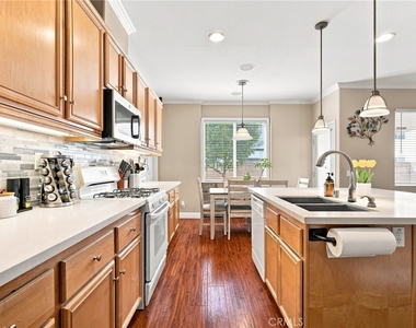 5689 Andover Way - Photo Thumbnail 2