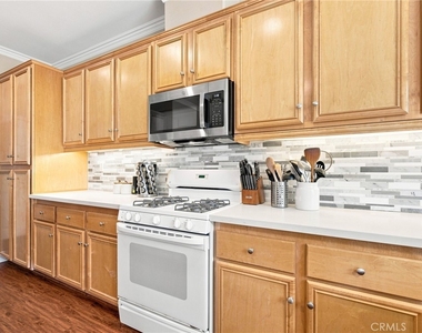 5689 Andover Way - Photo Thumbnail 3